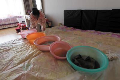 眉县楼上漏水，住户失联，小区没物管，业主维权难！律师来支招……